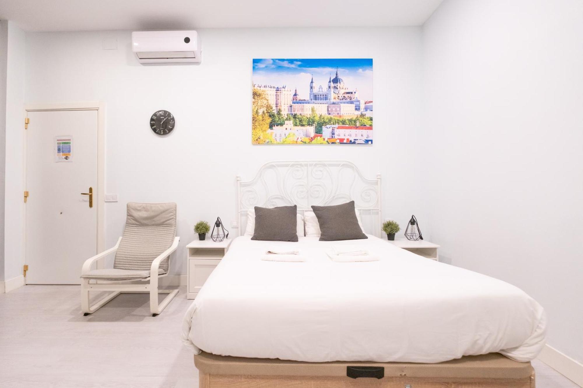 Abc Apartments Мадрид Екстериор снимка